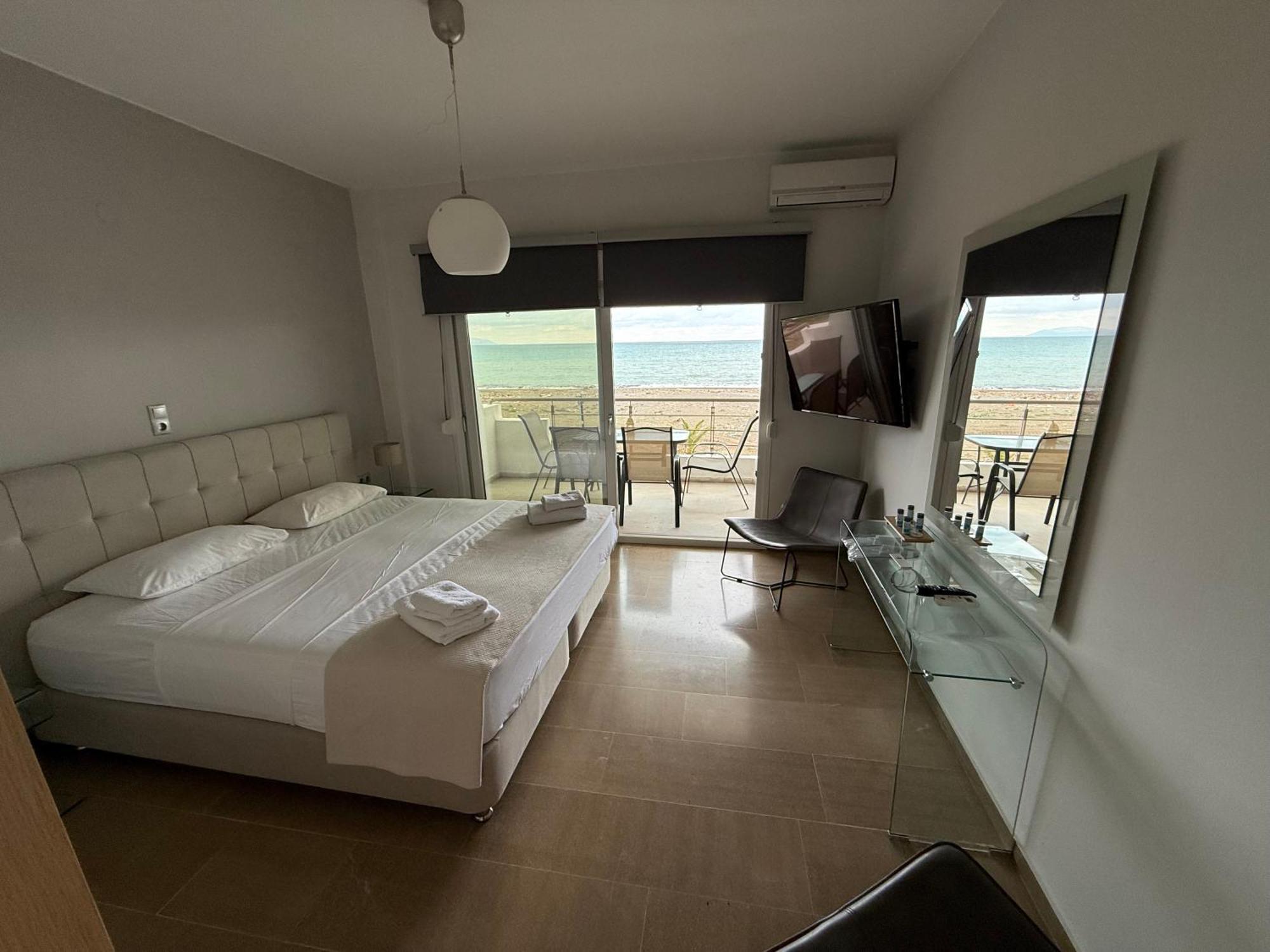 Korelis Apartments Agia Anna  Exteriör bild