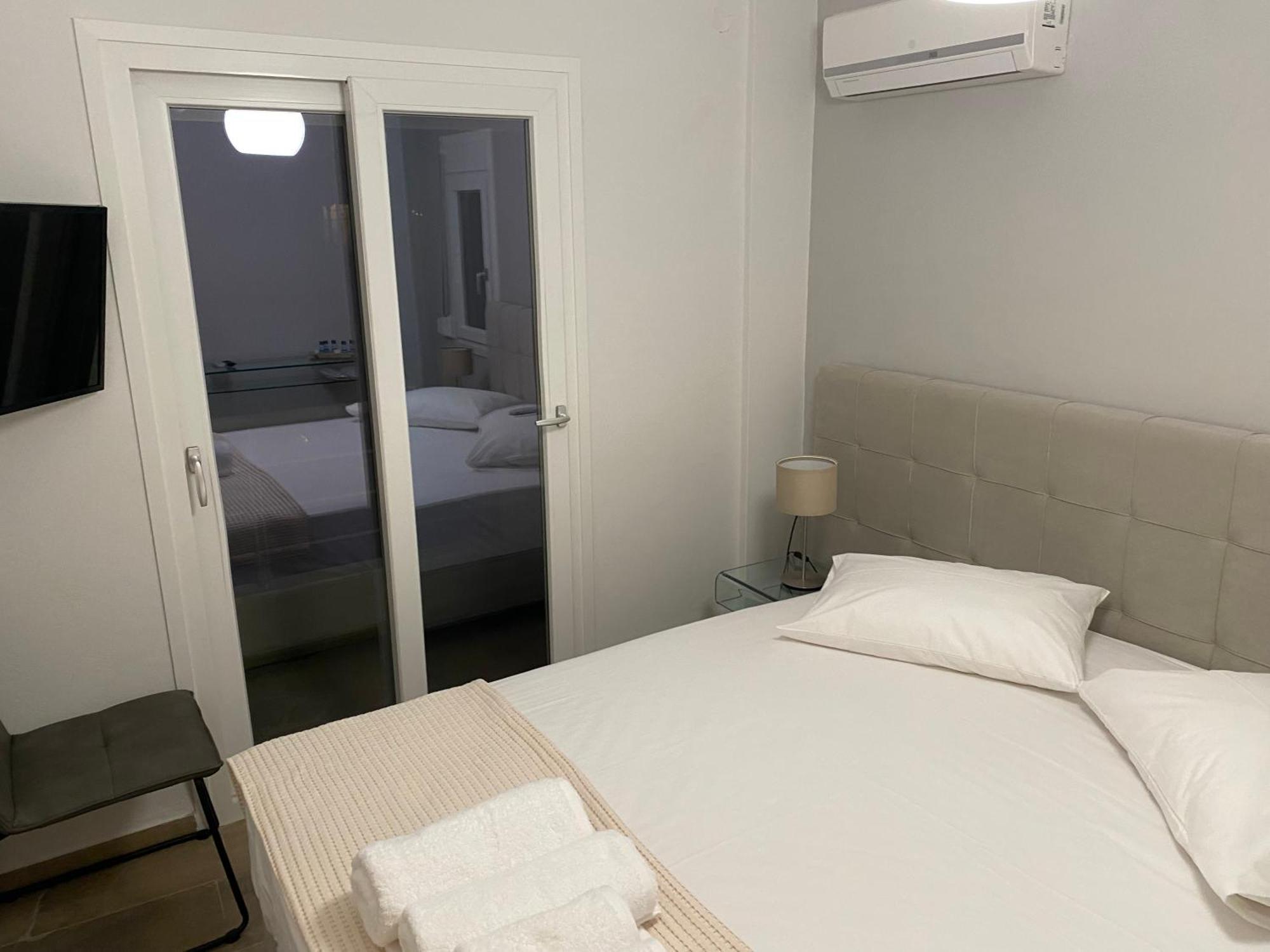 Korelis Apartments Agia Anna  Exteriör bild